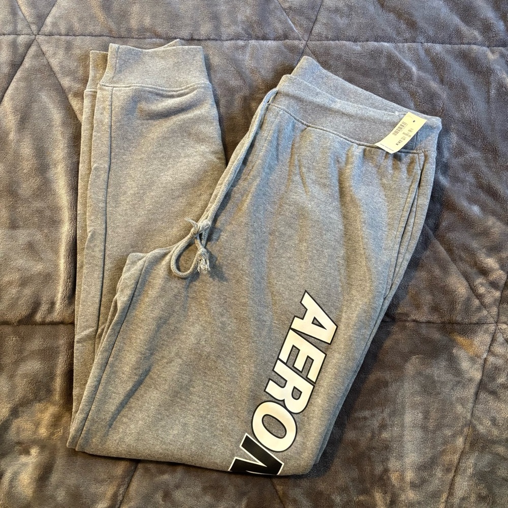 Aeropostale women jogging pants Size M New with tags Medium